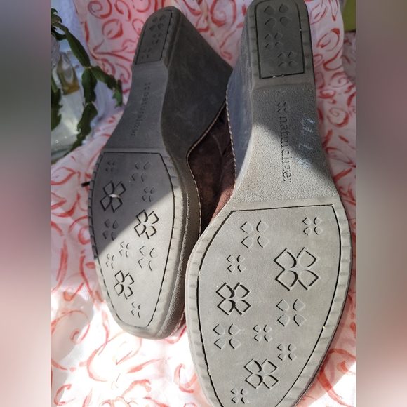Naturalizer Brown Leather Wedge Heeled Booties size 7 - Picture 2 of 4